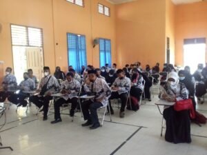 Para guru yang hadir