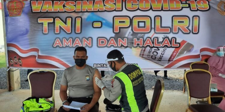 Personil Polres Bintan Terima Vaksin Covid-19 Tahap Dua, Ini Penjelasan Kapolres Bintan.
