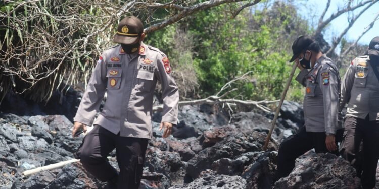 Polsek Bintan Timur laksanakan Patroli dan pengibaran Bendera Merah Putih di Pulau terluar Perbatasan NKRI.