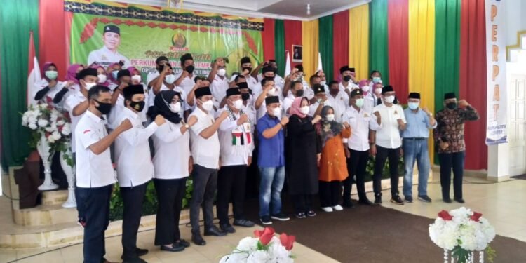 Hadiri Kegiatan Acara Pengukuhan DPD Perpat, Ini Harapan Bupati Dan Wakil Gubernur Kepri.