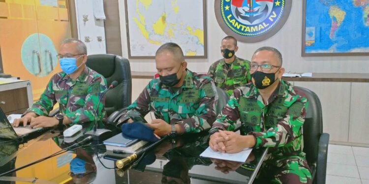 Asintel Danlantamal lV Melalaui Vicon Ikuti Acara Webiner Dampak UU Cipta Kerja.