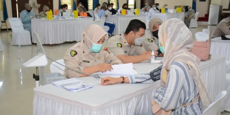 Guna Menuhi Kebutuhan Masyarakat Sekitar, Polda Kepri Gelar 1.000 Vaksinasi Massal.