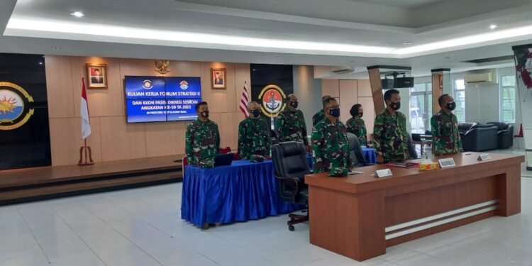 Danlantamal lV Melalaui Vivin Berikan Kuliah Kerja Kepada Pasis Dikreg Seskoal Angkatan Ke-5.