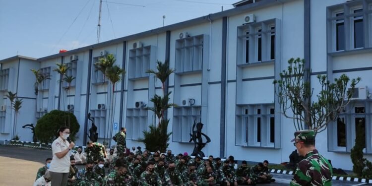 Kadiskum Lantamal lV Beri Penyuluhan Hukum Tentang LGBT KDRT dan Berita Hoax.