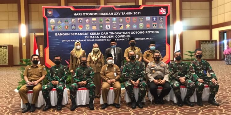 Wadanlantamal lV Melalui Vicon Hadiri Acara Peringatan Hari Otonomi Daerah Ke-XXV Di Aula Wan Seri Beni Dompak.