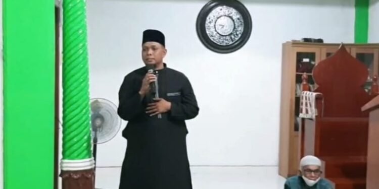 Berkah Ramadhan 1442 H : Golkar Gelar Program Berbagi Sejuta Paket Sarung Dan Sajadah Di Masjid.