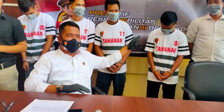 Ditreskrimum Polda Kepri Berhasil Ungkap Kasus Tindak Pidana Pencurian Uang Dan Kekerasan.