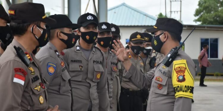 Polres Tanjungpinang Ikuti Apel Gelar Pasukan Dalam Rangka Pengamanan Kunker Presiden RI Di Kepri.