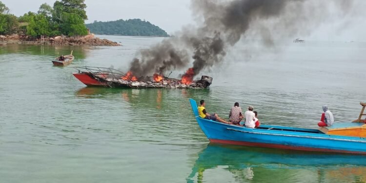 Viral Wabup Lingga Ikut Bantu Evakuasi Korban Speedboat Terbakar, Ini Hasil Investigasi Wartawan.