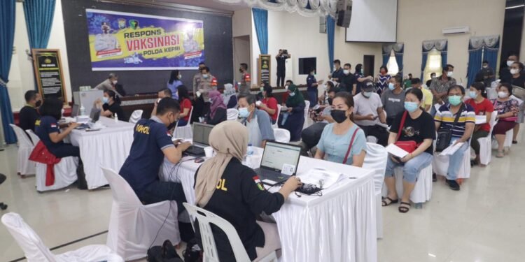 Respon Vaksinasi Polda Kepri Targetkan 1.000 Orang.