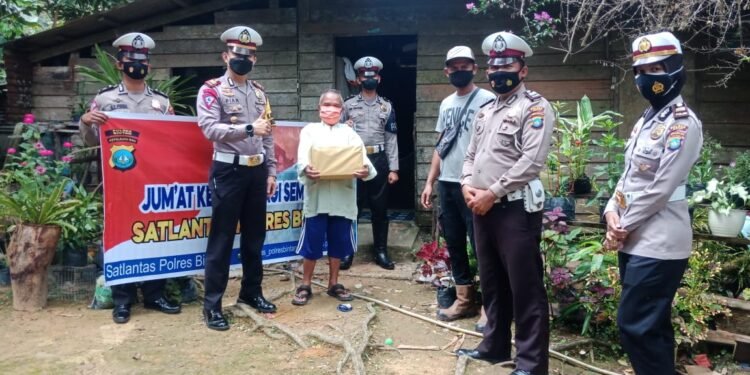 Jum’at Berkah : Satlantas Polres Bintan Gelar Giat Berbagi Sembako.