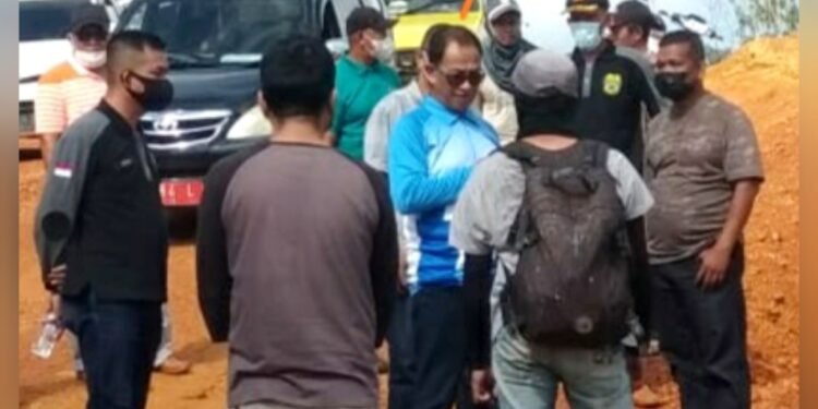 Tampil Dilokasi Pertambangan, Ternyata Ini Jabatan Baru Mantan Bupati Lingga.