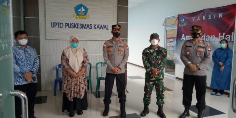 Kapolres Bintan Lakukan Peninjauan Vaksinasi Covid-19 Di Wilayah Kecamatan Gunung Kijang.