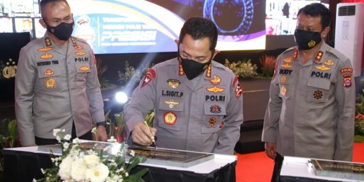 Kapolri Resmikan Gedung Presisi Polres Kota Tangerang Dan 100 Ribu Rumah Untuk Personel.
