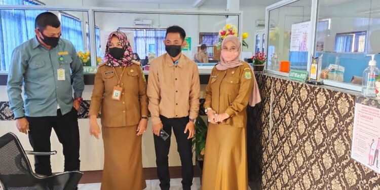 Taat Membayar Pajak, Plt. Kepala Bapenda Berikan Apresiasi Kepada Pengusaha Muda Asal Lingga.