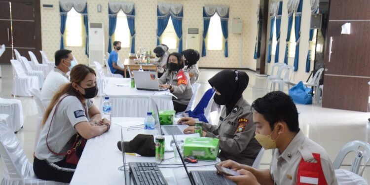 Polda Kepri Kembali Laksanakan Vaksinasi Massal Pada Masyarakat.