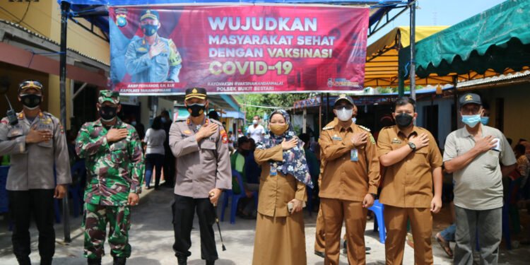 Percepatan Vaksinasi Kapolres Tanjungpinang Tinjau Langsung Pelaksanaan Vaksinasi.