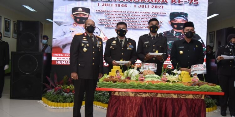 Upacara Hari Bhayangkara Ke-75 Tahun 2021 Di Polda Kepri.