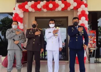Danlantamal lV Hadiri Upacara Peringatan HUT Ke-75 Bhayangkara Di Mapolda Kepri.
