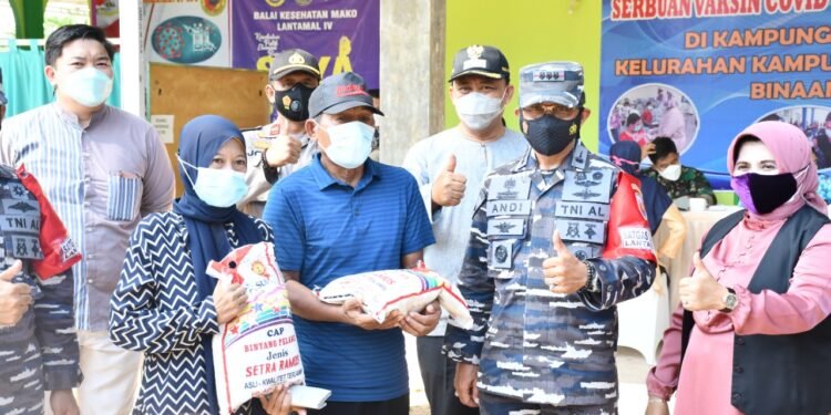 Lantamal lV Gelar Serbuan Vaksin Covid-19 Untuk Masyarakat Maritim Di Kampung Bahari Nusantara.