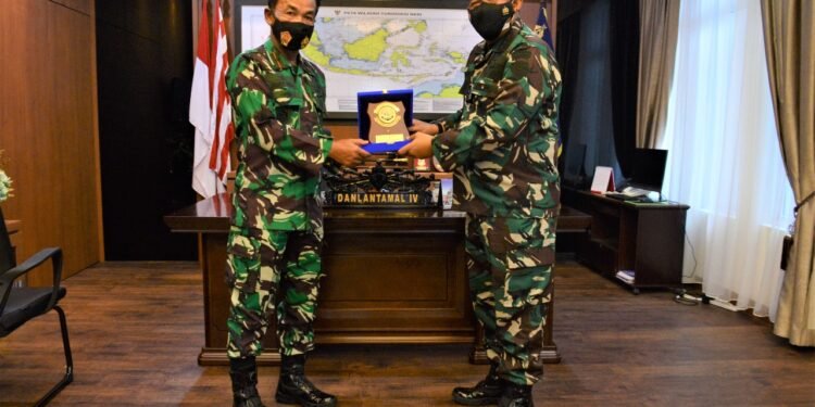 Jelang Sertijab Danlanud RHF Pamitan Kepada Danlantamal lV.