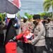 Kapolres Tanjungpinang Dampingi Kapolda Kepri Bagikan 150 Paket Sembako Di Polres Tanjungpinang Dan TPA KM.13.