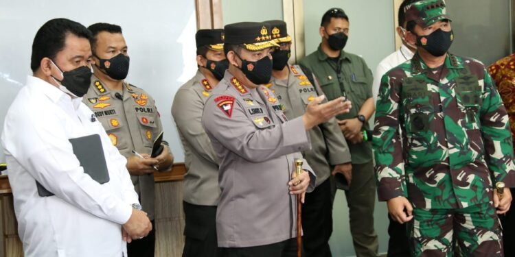 Kapolri Minta Forkopimda Sumbar Perkuat Strategi Mitigasi Covid-19 di Sektor Ekonomi Warga.