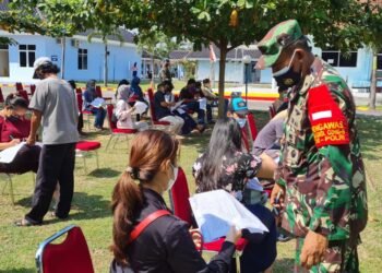 Kodim 0726/Sukoharjo Gelar Serbuan Vaksinasi TNI-Polri Dosis ke-2 Di Sentra Niaga Solobaru.