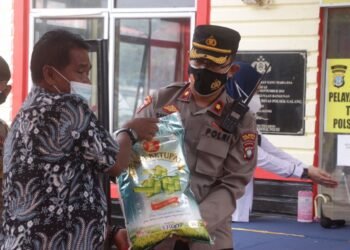 Dalam Rangka PPKM Level-3, Polda Kepri Gelar Giat Bakti Sosial.