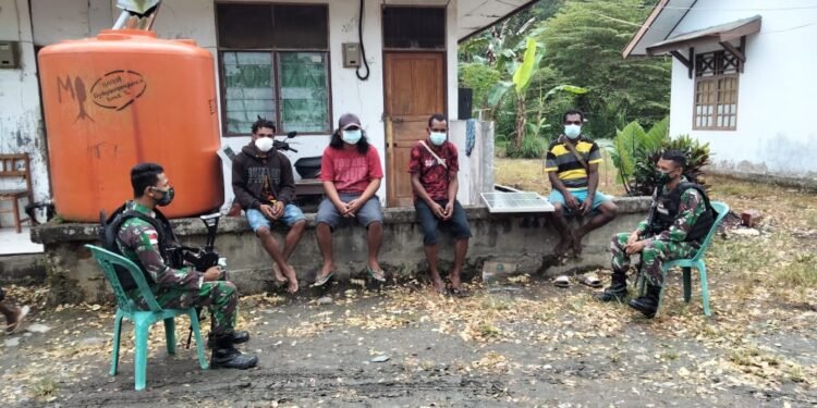 Lakukan Anjangsana Di Kampung Binaan, Satgas Yonif 512/QY Terapkan Prokes.