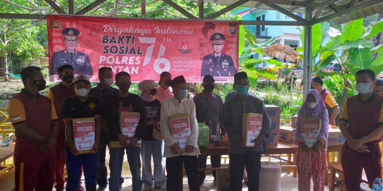 Bakti Sosial Polres Bintan Salurkan Bantuan Sembako Ke Warga Di-3 Kecamatan Di Kabupaten Bintan.