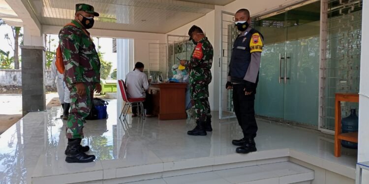 Babinsa Mojosongo Antar Warganya Ke Isoter Brotowali 3.