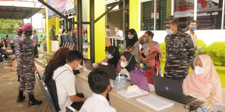 Serbuan Vaksin Covid-19 Hari Kedua Di Poltekes Masih Didominasi Anak Usia 12-17.