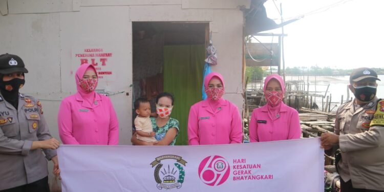 Peringatan HKGB Tahun 2021, Ketua Bhayangkari Cabang Bintan Gelar Kegiatan Bakti Sosial.