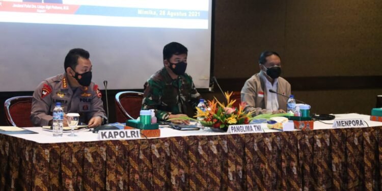 Rapat Kesiapan PON XX Bareng Forkopimda Mimika, Kapolri : Perlu Langkah Extraordinary Cegah Covid-19.