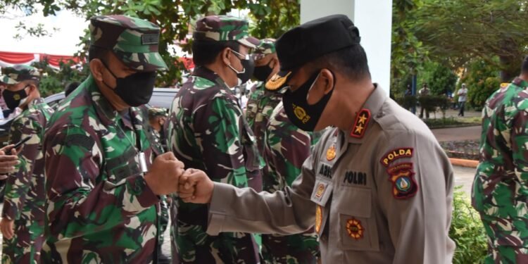 Kapolres Tanjungpinang Dampingi Kapolda Kepri Tinjau Serbuan Vaksin Kogabwilhan l Bersama Kemenhub Dan Pemvrop Kepri Untuk Pelajar SLTA, SMA, SMK, MA Se-Kota Tanjungpinang.