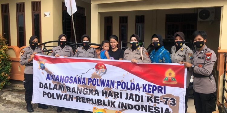 Rangkaian Kegiatan Hari Jadi Polisi Wanita RI Ke-73, Polisi Wanita Polda Kepri dan Polres Jajaran Gelar Kegiatan Sosial.