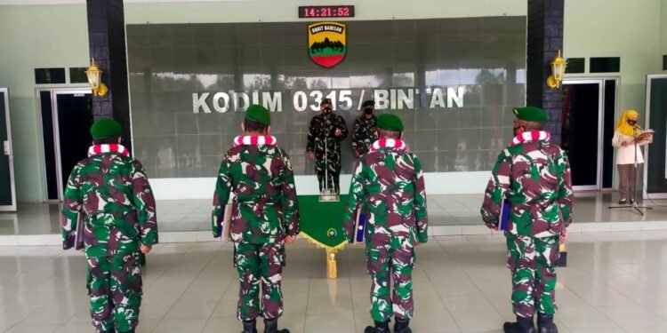 Pimpin Acara Purna Tugas Prajurit Kodim 0315/Bintan, Dandim 0315/Bintan : Terima Kasih Atas Dedikasinya Selama Mengabdi Untuk Bangsa Dan Negara.