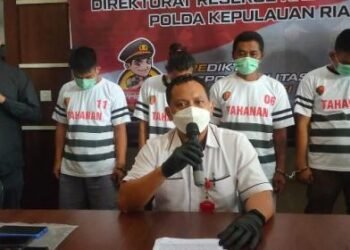 Ditreskrimum Polda Kepri Berhasil Amankan Lima Tersangka Dan Selamatkan Tujuh Korban Penempatan PMI Secara Ilegal.