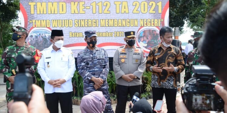 Danlantamal lV Hadiri Acara Pembukaan TMMD Ke-112 Di Batam.