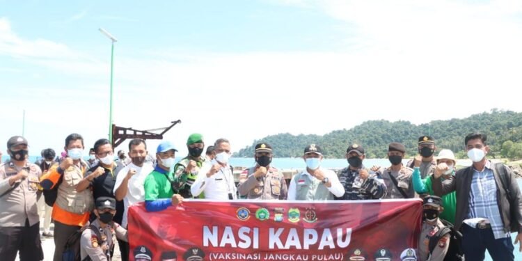 Nasi Kapau Polres Lingga Jangkau Desa Pekajang.