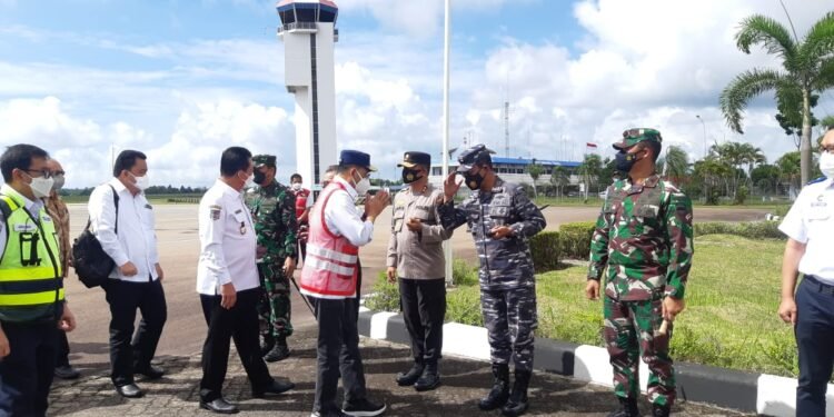 Danlantamal IV Sambut Kedatangan Menhub RI Di Bandara Hangnadim Batam.