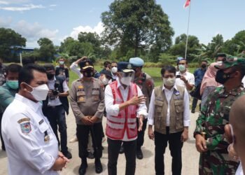 Kapolda Kepri Dampingi Menhub RI Dalam Rangka Rakor Penanganan Kepulangan PMI Melalui Pintu Masuk Batam.