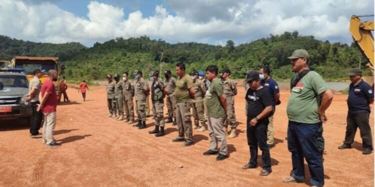 Siaran Pers : KLHK Ungkap Alasan Menghentikan Aktivitas Salah Satu Penambang Bauksit Ilegal Di Pulau Dabo Singkep.