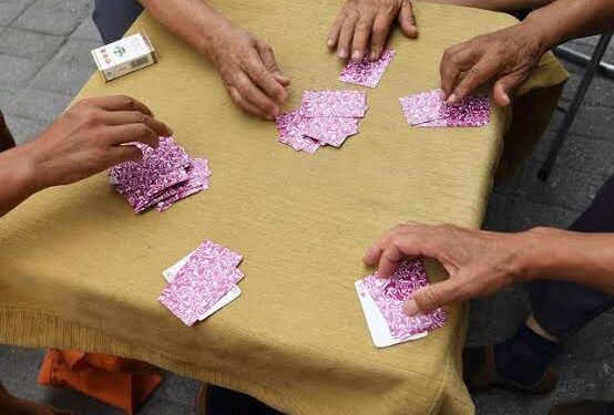 Asik Main Judi, Diduga Belasan Orang Warga Desa Marok Tua Digerebek Polisi.