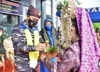 Segenap Prajurit Dan PNS Lantamal IV Laksanakan Tradisi Pelepasan Dan Penyambutan Danlantamal lV.