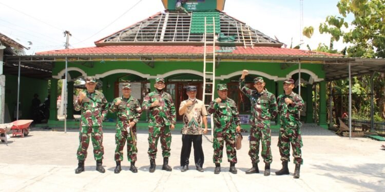 Katim Wasev Itdam IV/Diponegoro Kolonel Cpm Bambang Guritno, S.H Berikan Apresiasi TMMD Reg 112 Kodim 0726/Sukoharjo.