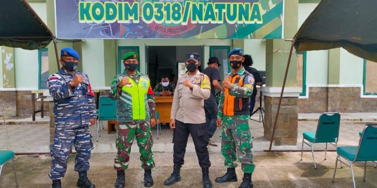 Tim Vaksinasi Mobile Gurindam-12 Korem 033/WP bersama Kodim 0318/Natuna Gelar Vaksinasi Massal.
