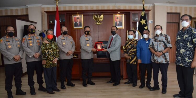 Audiensi Dan Silaturahmi Kapolda Kepri Bersama MPH PGI-W Kepri.