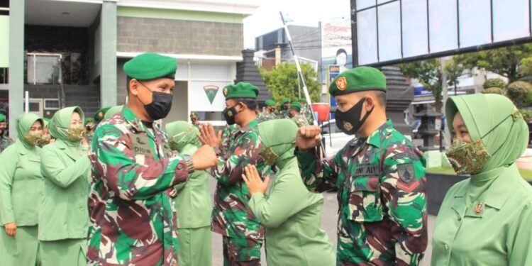 Pimpin Sertijab Danramil Dan Laporan Korps Pindah Satuan, Ini Pesan Dandim 0808/Blitar.